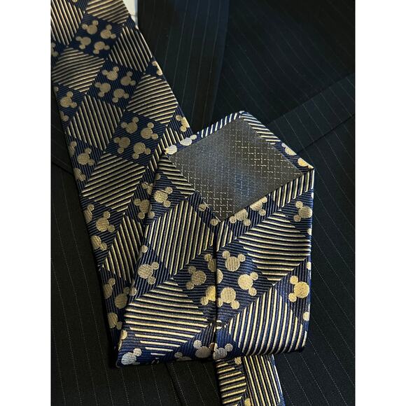 Disney Mickey Mouse Midnight Blue and Copper Tie 100% Silk 57"x3.75" - Picture 4 of 6